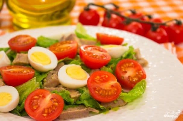 Салат із яловичиною з помідорами