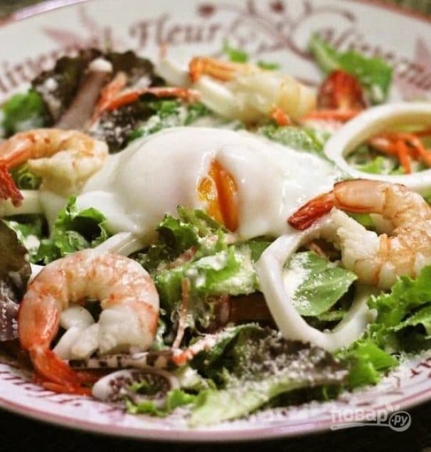 Squid salad with egg