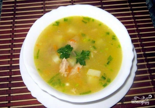 Pea soup with chicken