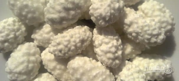 Peanuts in coconut glaze