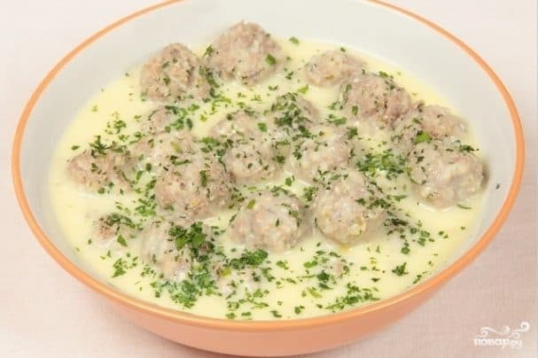 Armenian soup with meatballs