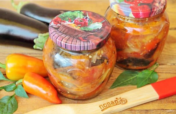 Eggplants with peppers and tomatoes