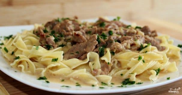 Бефстроганов з грибами