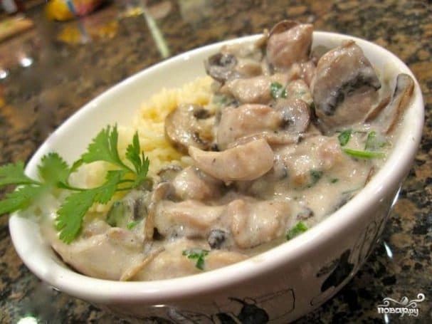 White mushrooms in a multicooker