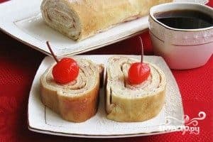 Crepes with cottage cheese rolls