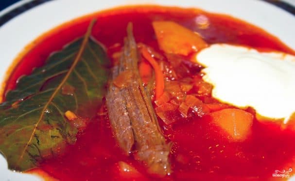 Borscht with sausages