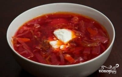 Borscht with fresh cabbage