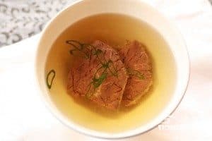Бульён з ялавічыны на косці