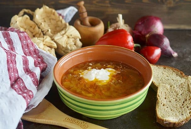 Country-style winter cabbage soup