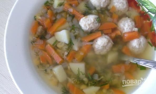 Дыетычны суп з курынымі клёцкамі