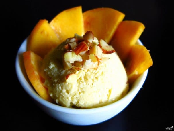 Homemade ice cream without eggs