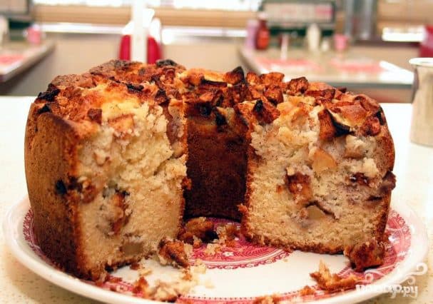 Jewish apple cake