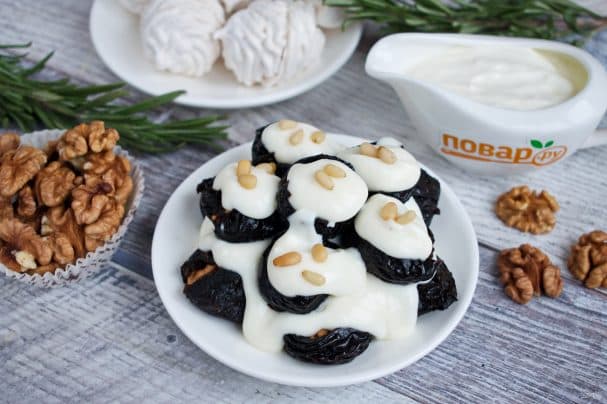 Stuffed prunes