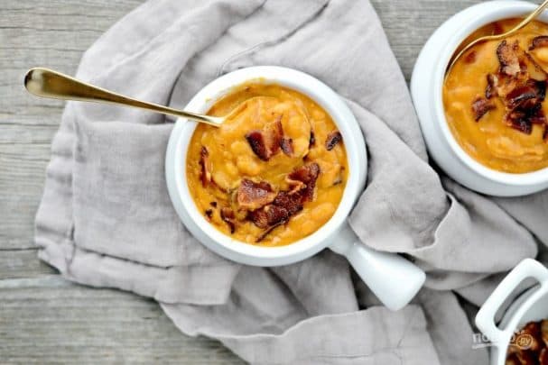 Bean soup with bacon