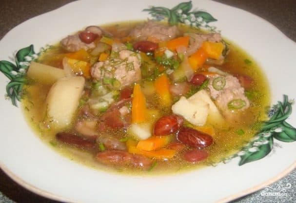 Квасоля з кнедликами
