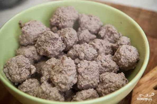 Meatballs in soup