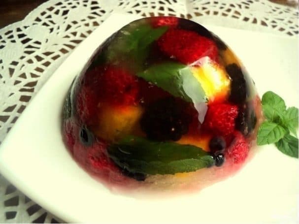 Fruit and berry jelly