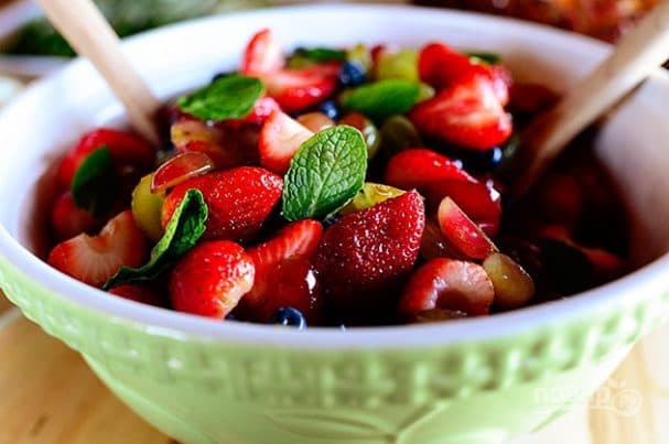 Fruit salad with citrus dressing