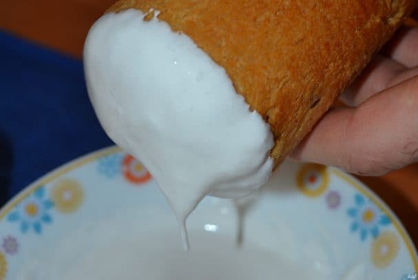 Easter kulich glaze