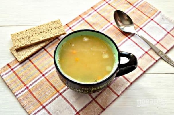 Pea soup with chicken