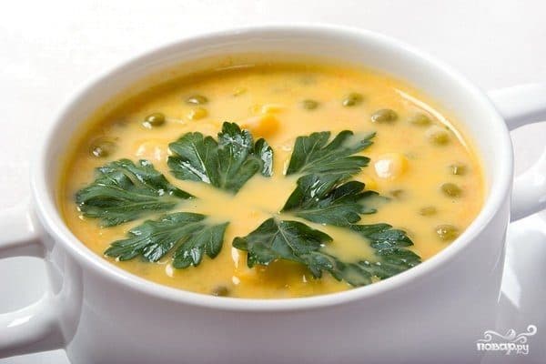 Pea soup with pork ribs