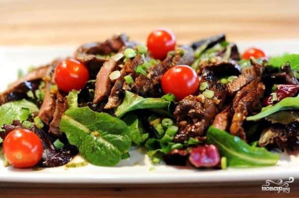 Hot salad with beef