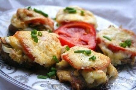 Якіра з памідорамі ў духоўцы