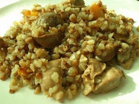 Грэчка з жалудкамі ў мультыварцы