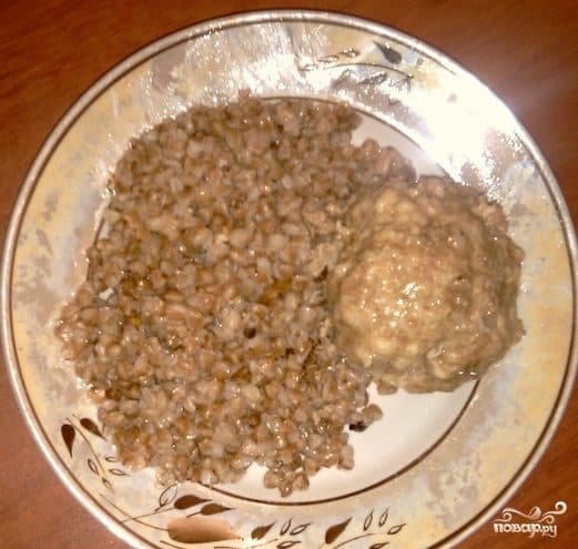 Buckwheat with cutlets in a multicooker