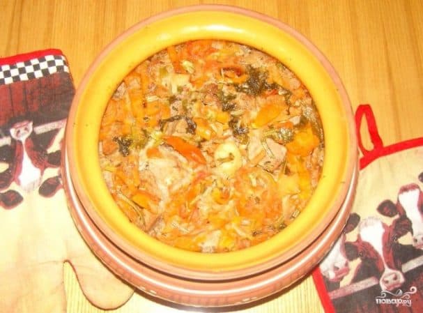 Buckwheat with meat in a pot