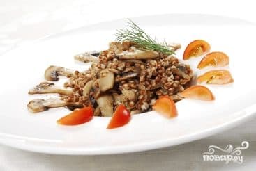 Buckwheat porridge with mushrooms