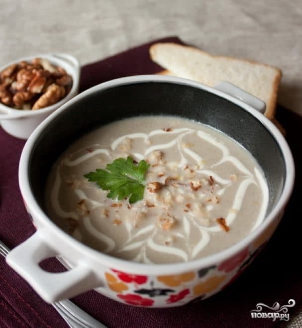 Mushroom soup with sour cream