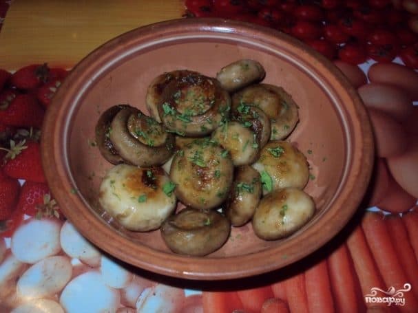 Mushrooms with garlic