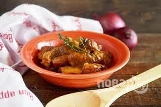Goulash with dumplings