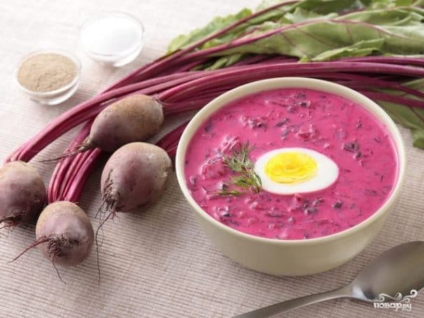 Cold borscht with beetroot