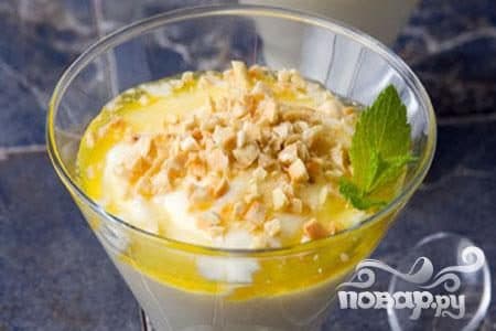 Yogurt with honey