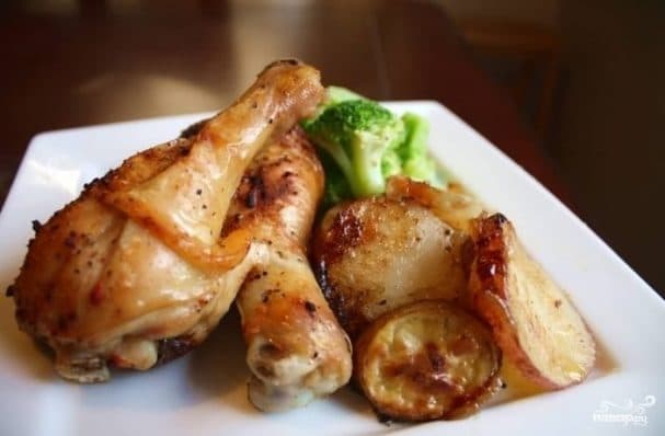 Fried chicken drumsticks