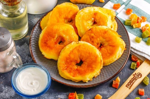 Смажаныя кальцы з яблыкаў