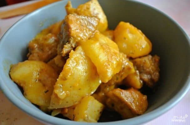 Stew with pork and potatoes