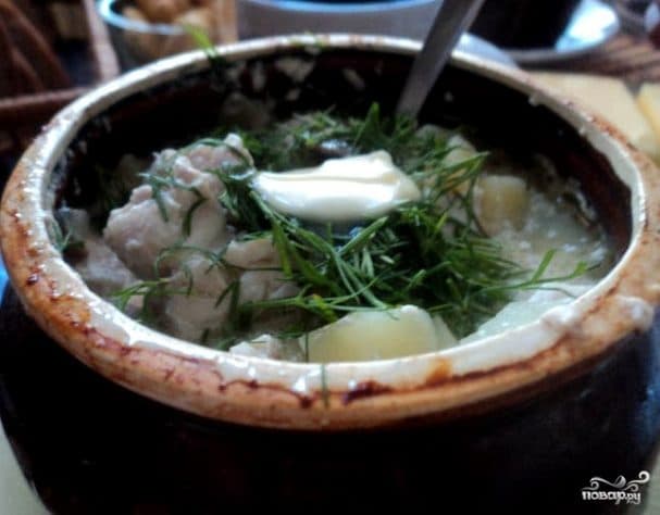 Stew in a pot, baked in the oven