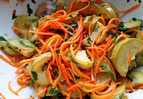 Zucchini with carrots Korean-style