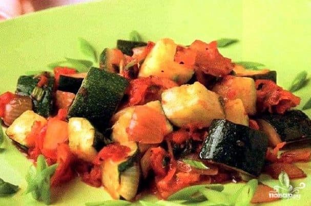 Тушаныя кабачкі з часныком