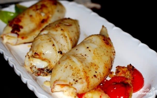 Кальмары, фаршированные сыром
