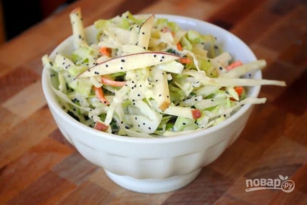 Капустны салат з яблыкам