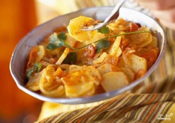 Картофель тушеный с овощами