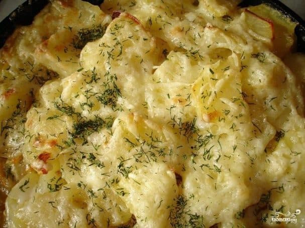 Запечаны бульба сьмятане
