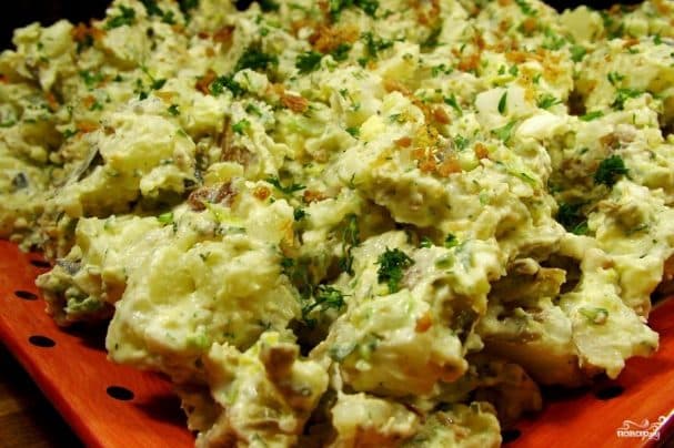 Potato salad with bacon