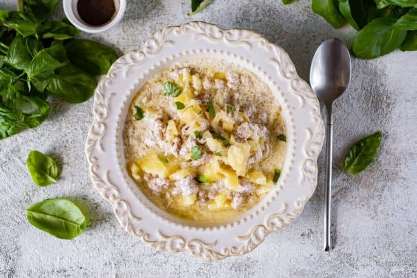 Картошка з фаршам у гаршочках
