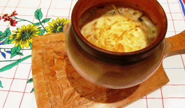 Картошка з лісічкамі ў гаршочку