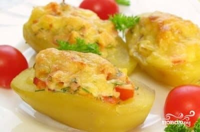 Картошка з памідорамі і фаршам
